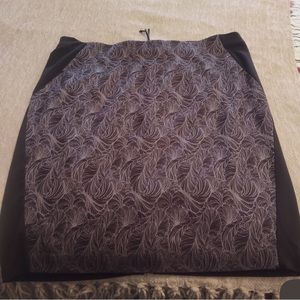 Lane Bryant beautiful designed skirt size 28.          113